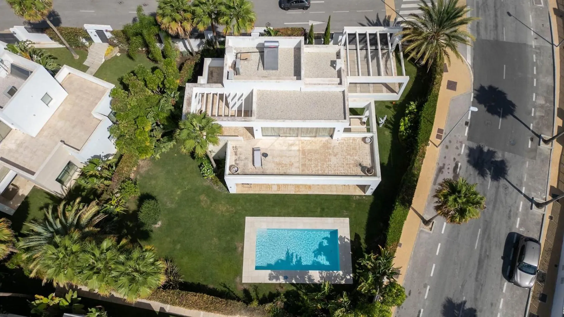 Fantastica Villa Moderna En Rio Real Marbella Spain