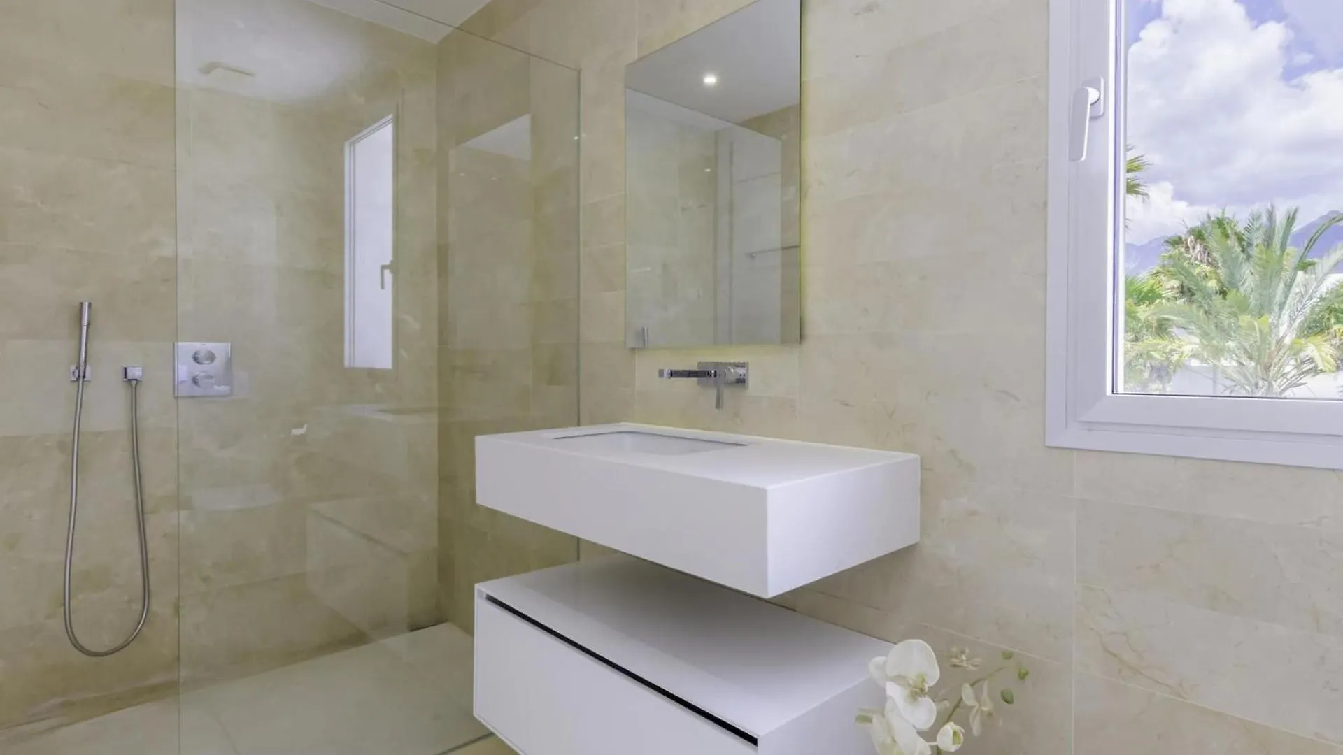 Fantastica Villa Moderna En Rio Real Marbella