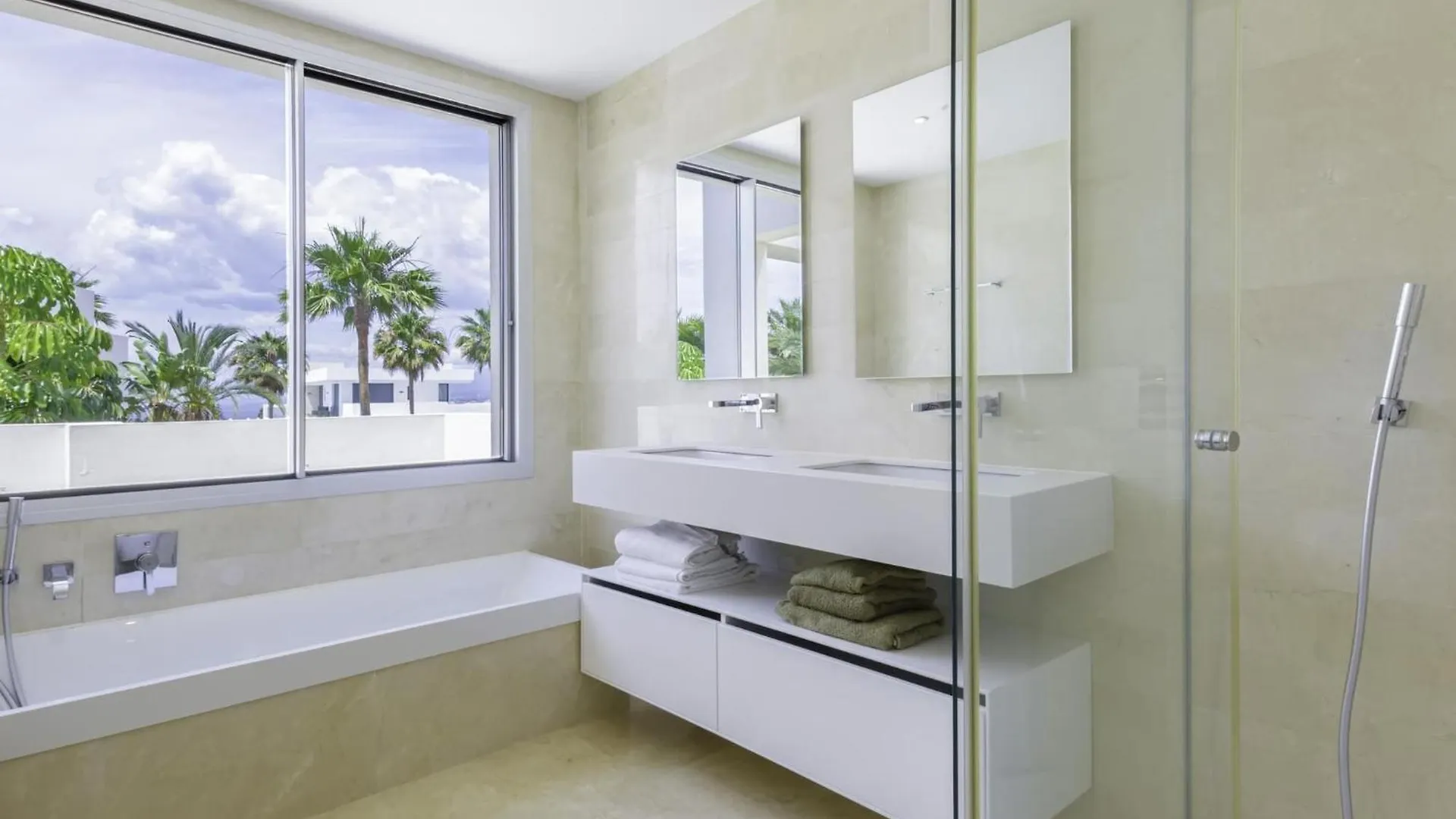 Fantastica Villa Moderna En Rio Real Marbella