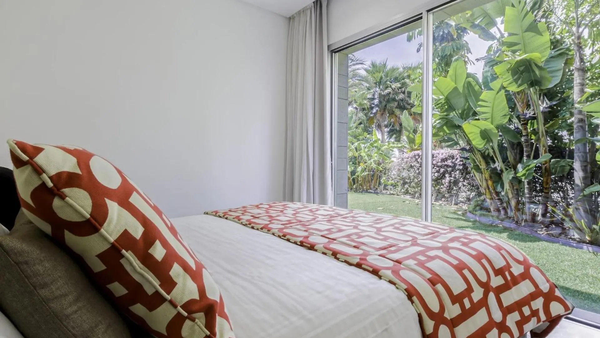 Fantastica Villa Moderna En Rio Real Marbella 0*,  Spain
